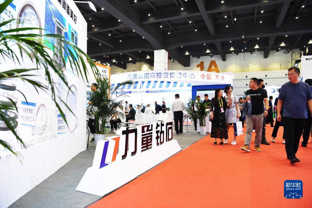欢乐炸三张app
